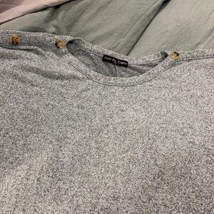 Kim & Cami Heather Gray Women's Crewneck Sweater